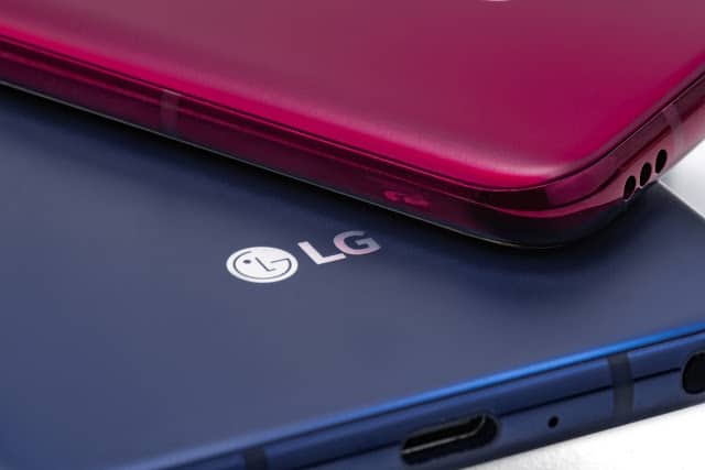 LG เปิดตัว LG V40 ThinQ มาพร้อมกล้องหลัง 3 หน้า 2 และนาฬิกา Hybrid Watch 9