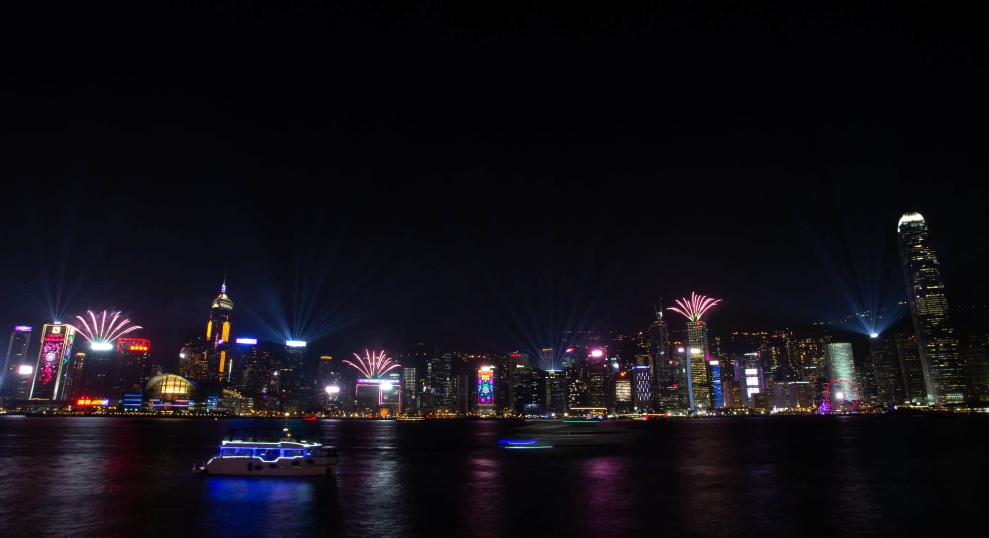 ฮ่องกงต้อนรับปี 2020 ด้วยโชว์แสงสีระดับโลกเหนืออ่าววิคตอเรีย จัดกิจกรรมจับฉลากปีใหม่ทั่วเมืองครั้งแรก 3