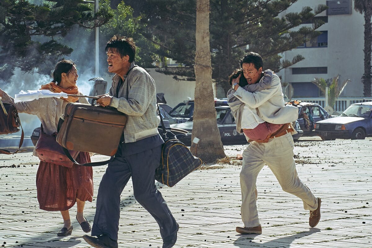 ESCAPE FROM MOGADISHU "โจ อินซอง" พร้อมพาคุณมุ่งสู่โมกาดิชู! อย่าได้หยุดหนีจนกว่าจะรอด 25 พฤศจิกายนนี้ ในโรงภาพยนตร์ 5