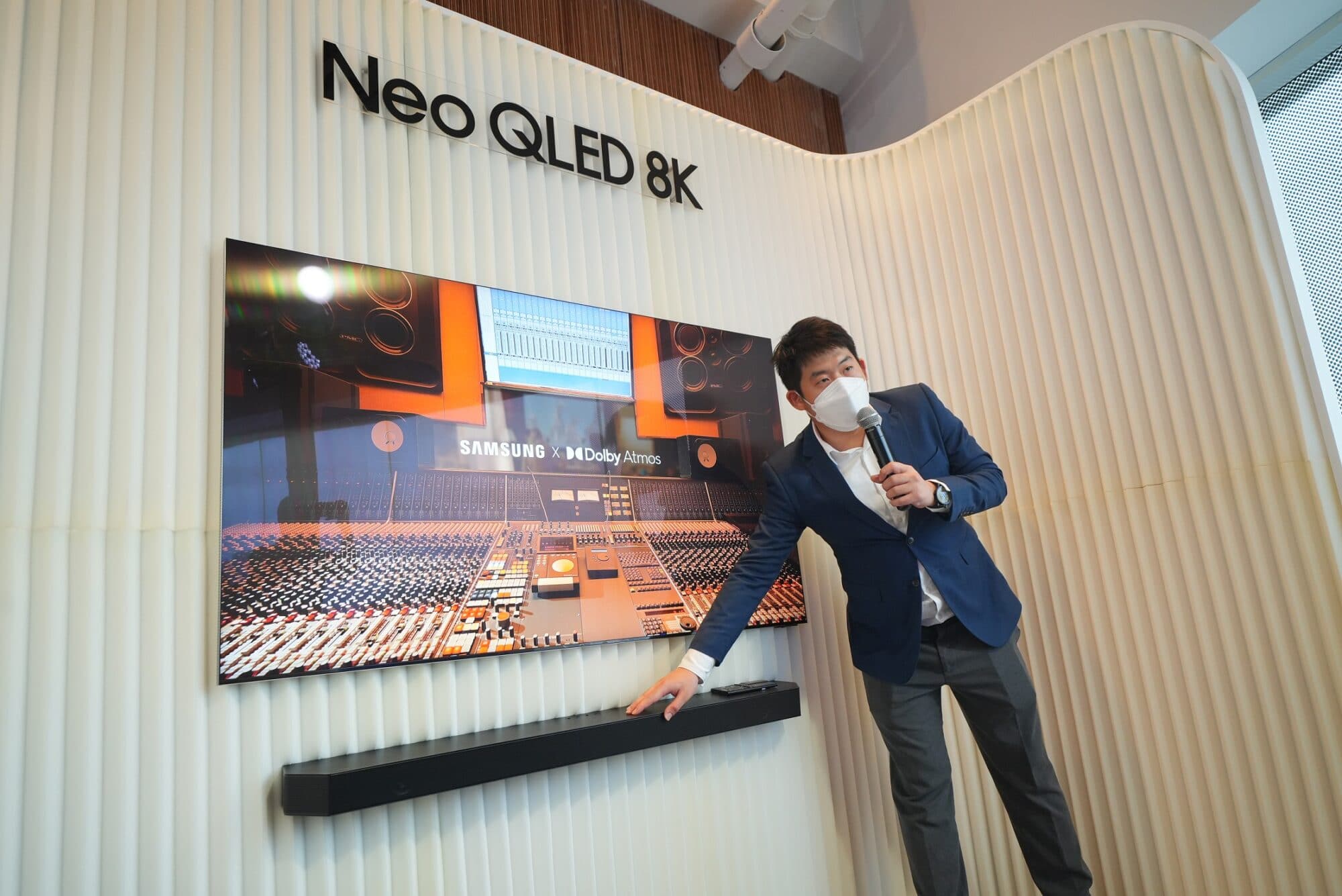 ซัมซุงเผยโฉมพรีเมียมไลน์อัพ Neo QLED 8K แห่งปี 2022 ชูจุดเด่นนวัตกรรมที่เป็นมากกว่าทีวี คมชัดไร้ขอบเขต อีกระดับของความสมบูรณ์แบบ 13