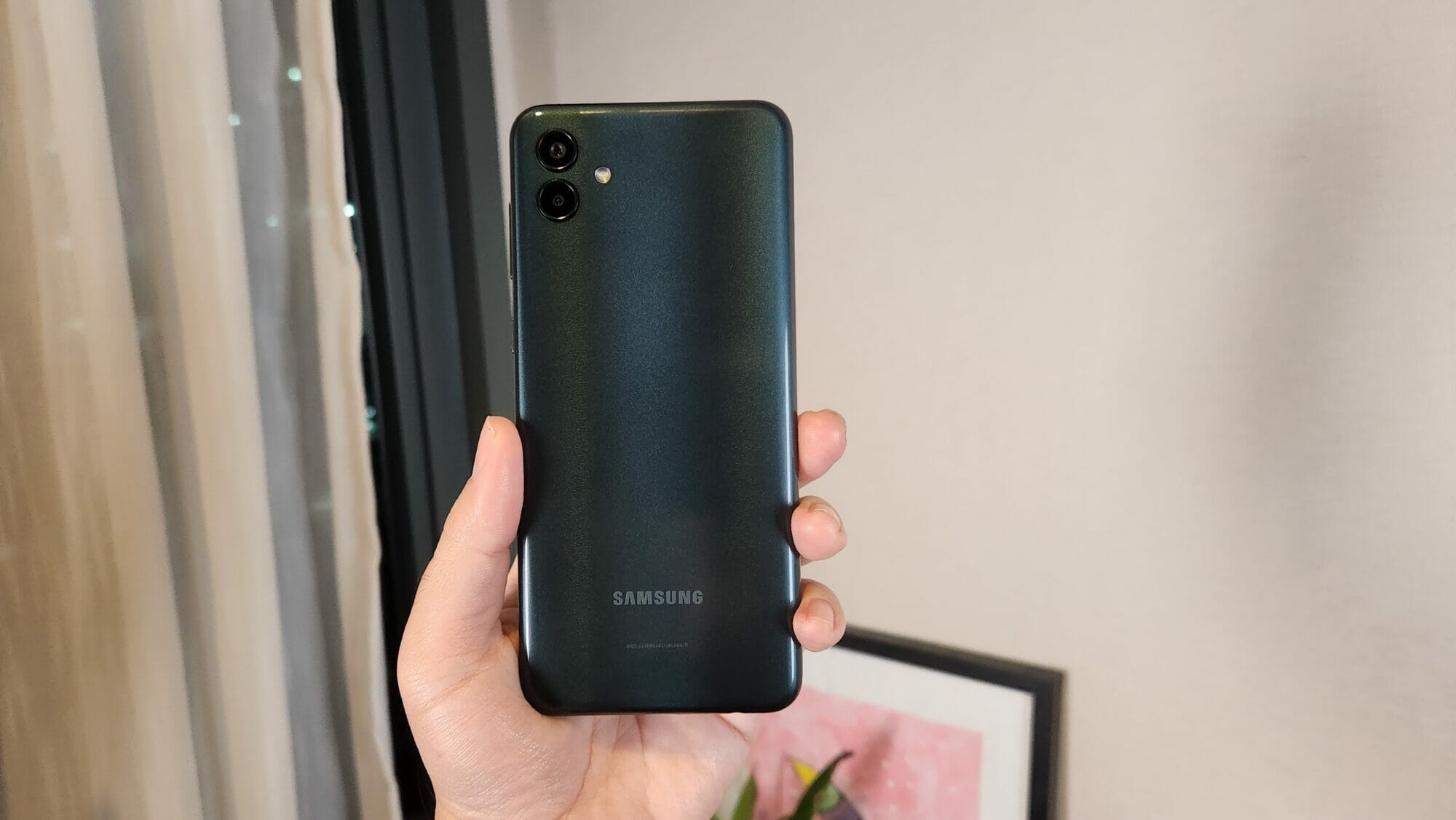 รีวิว Samsung Galaxy A04 รุ่นเริ่มต้น 3,999 บาท กับแบต 5000 mAh และงานประกอบดีเลิศ 31