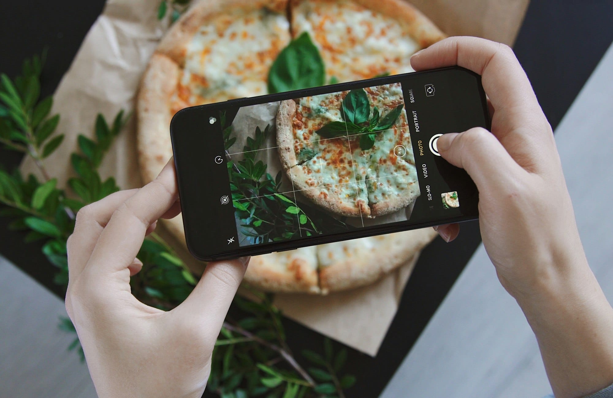 Food blogger. Food photography. Pizza.